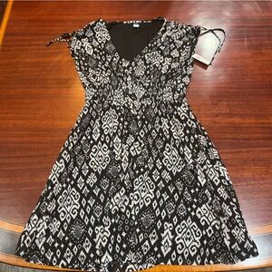 Old Navy Black and White Patterned Dress